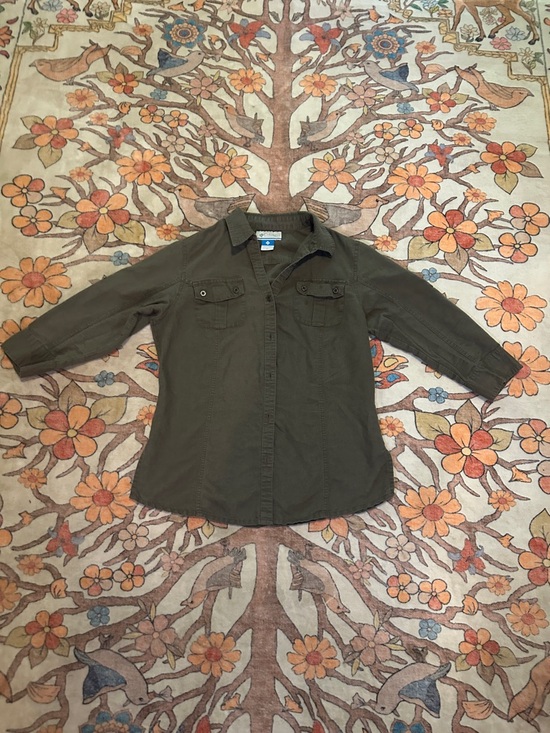 Columbia Sportswear Company Tops - Lightweight Olive Green Button-Up Shirt